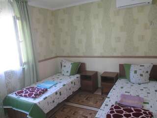 Гостевой дом Guest House MAKSIM Алахадзы Бюджетный двухместный номер с 1 кроватью или 2 отдельными кроватями-1